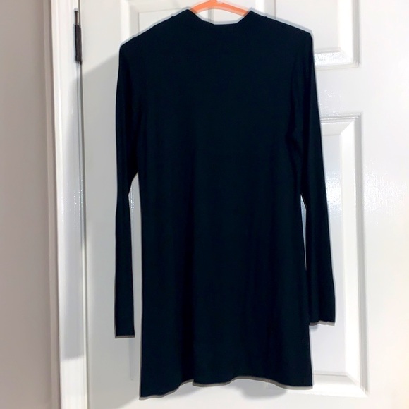 Lulu’s black long sleeve blouse slit in front. Size Medium - Picture 4 of 5